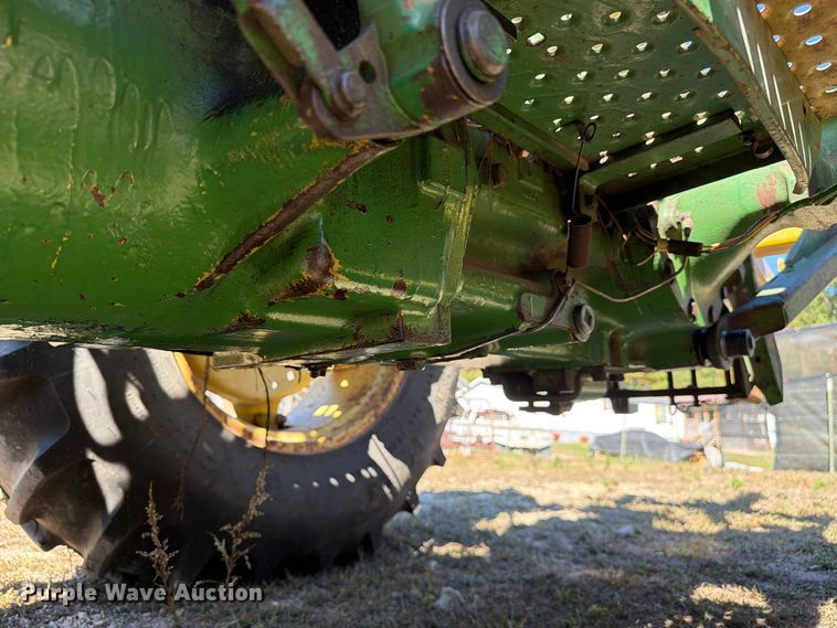 image for item FC3464 1981 John Deere 2240 tractor