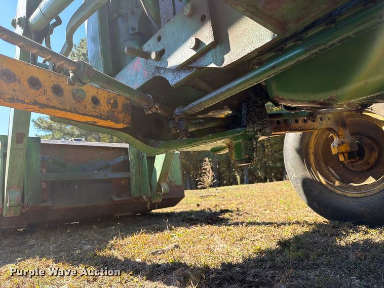 image for item FC3464 1981 John Deere 2240 tractor
