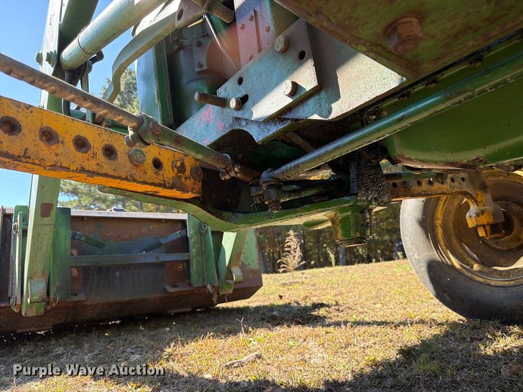 image for item FC3464 1981 John Deere 2240 tractor
