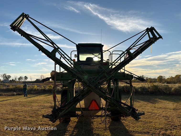 image for item FC3465 1986 John Deere 6000 sprayer