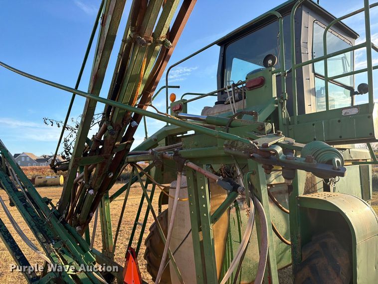 image for item FC3465 1986 John Deere 6000 sprayer