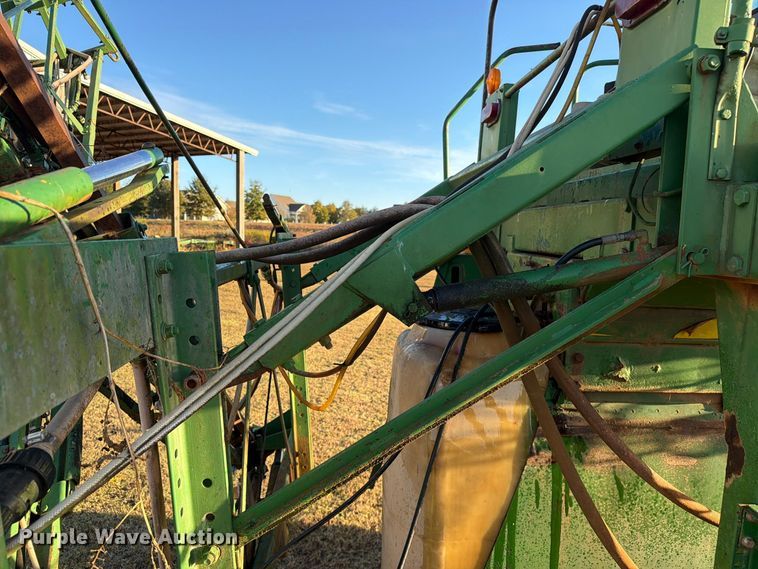 image for item FC3465 1986 John Deere 6000 sprayer