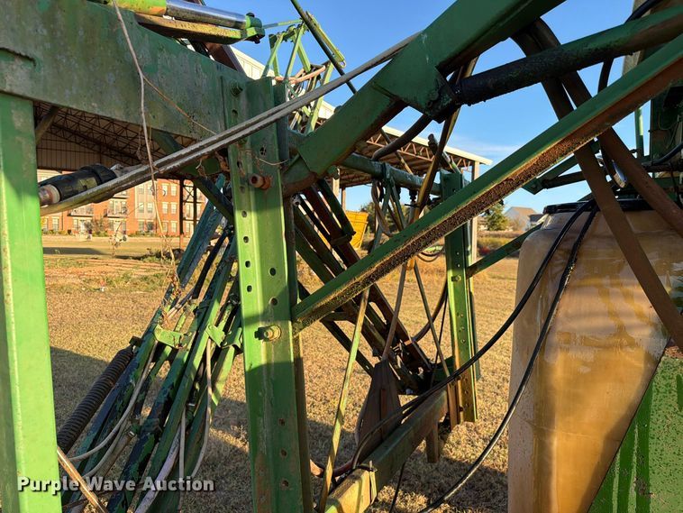 image for item FC3465 1986 John Deere 6000 sprayer