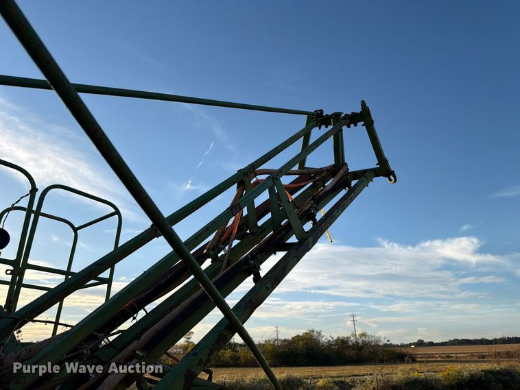 image for item FC3465 1986 John Deere 6000 sprayer