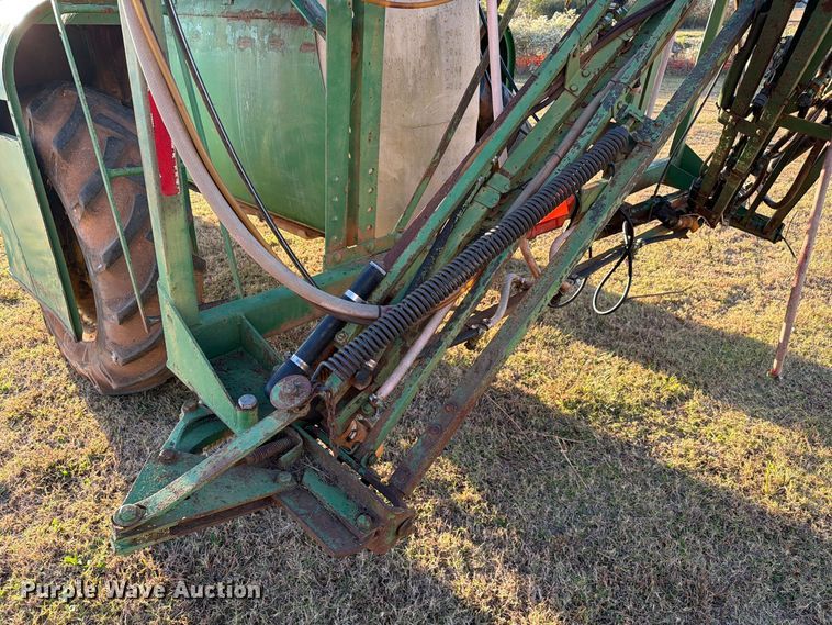 image for item FC3465 1986 John Deere 6000 sprayer