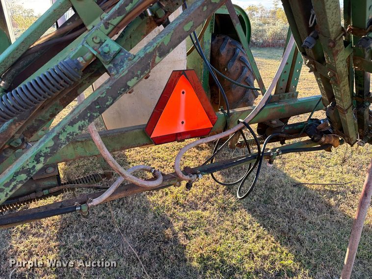 image for item FC3465 1986 John Deere 6000 sprayer