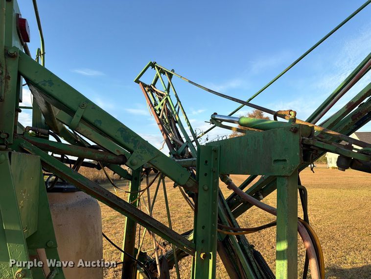 image for item FC3465 1986 John Deere 6000 sprayer