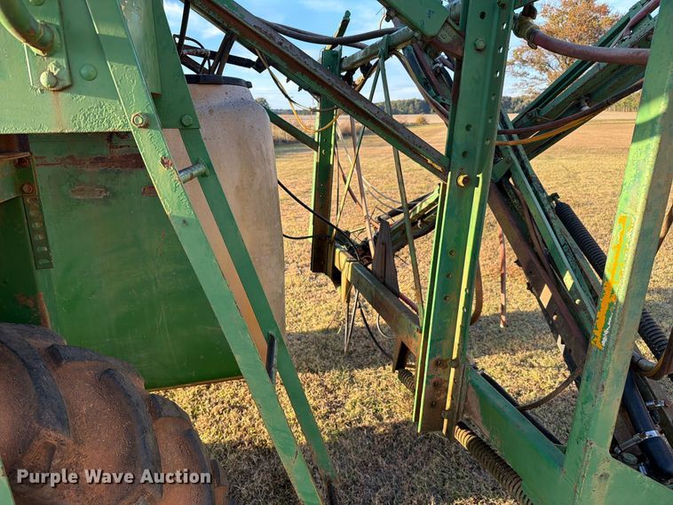 image for item FC3465 1986 John Deere 6000 sprayer