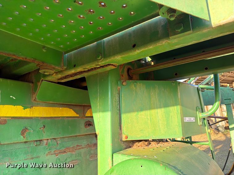 image for item FC3465 1986 John Deere 6000 sprayer