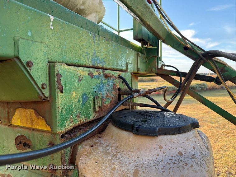 image for item FC3465 1986 John Deere 6000 sprayer