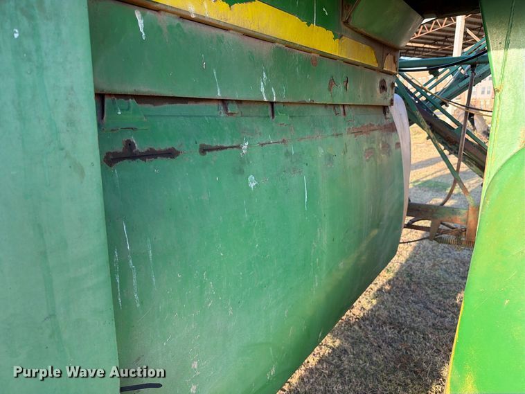 image for item FC3465 1986 John Deere 6000 sprayer
