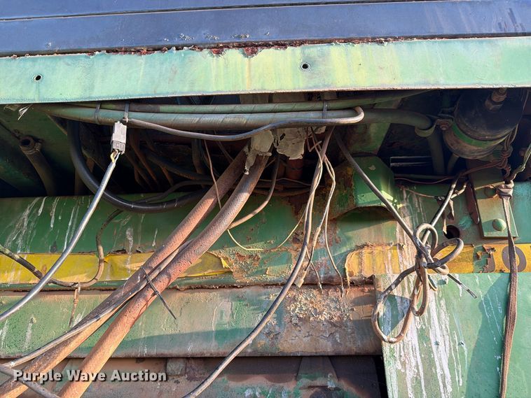 image for item FC3465 1986 John Deere 6000 sprayer
