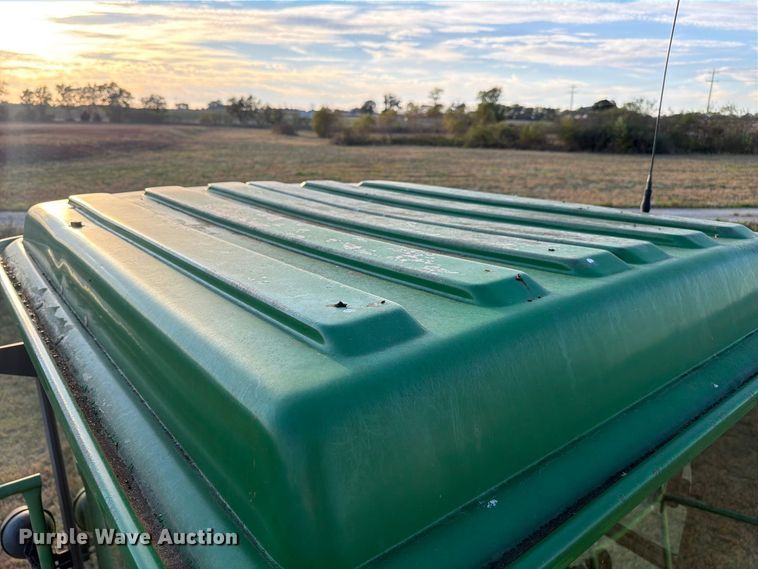 image for item FC3465 1986 John Deere 6000 sprayer