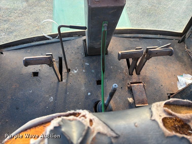 image for item FC3465 1986 John Deere 6000 sprayer