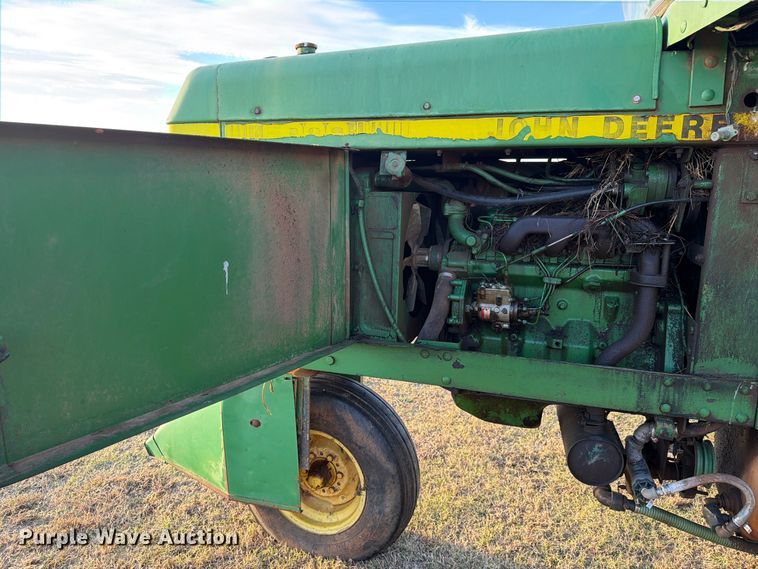 image for item FC3465 1986 John Deere 6000 sprayer