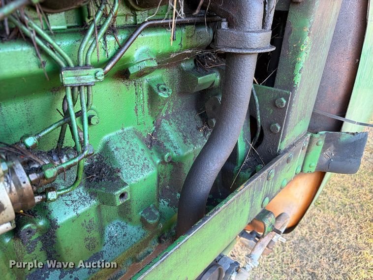image for item FC3465 1986 John Deere 6000 sprayer