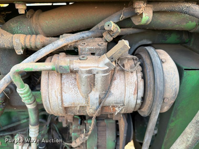 image for item FC3465 1986 John Deere 6000 sprayer
