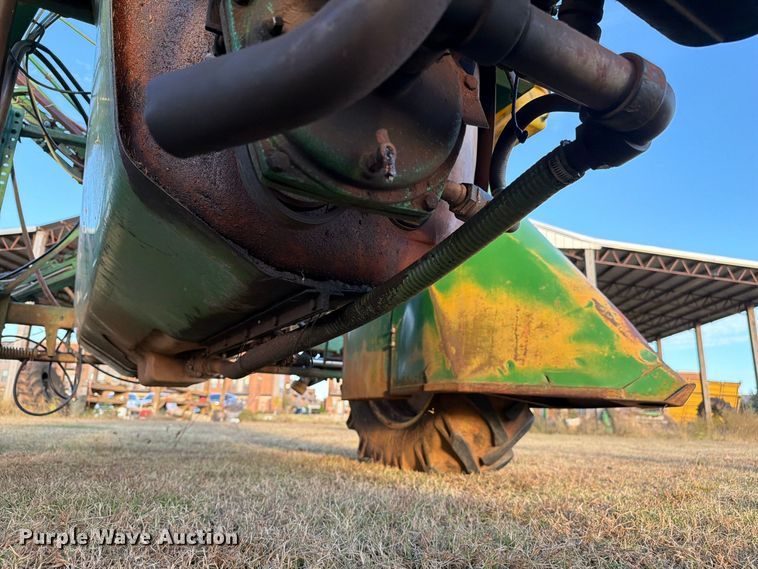 image for item FC3465 1986 John Deere 6000 sprayer