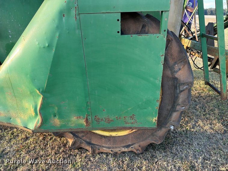 image for item FC3465 1986 John Deere 6000 sprayer