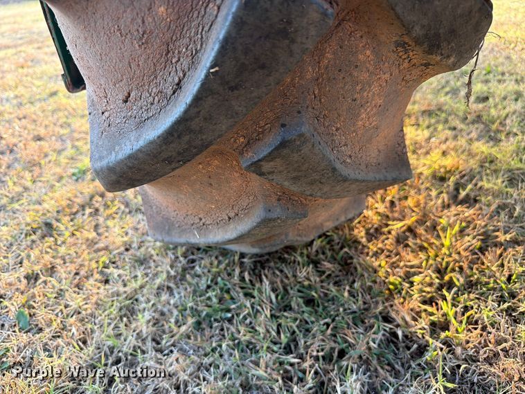image for item FC3465 1986 John Deere 6000 sprayer