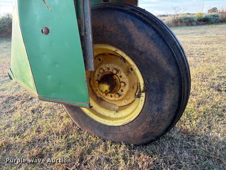 image for item FC3465 1986 John Deere 6000 sprayer