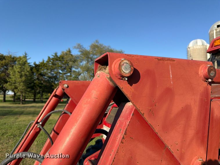 image for item FK3909 1990 Case International 5130A MFWD tractor