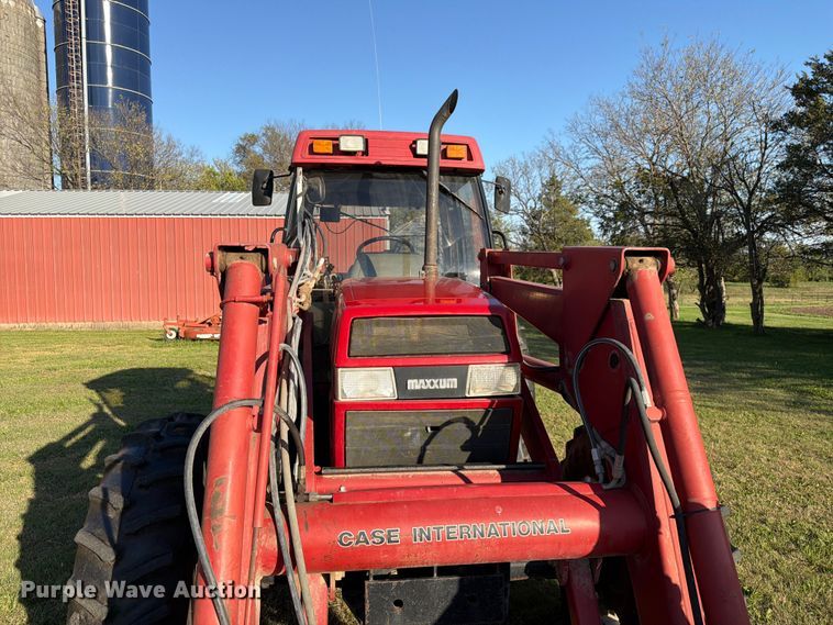 image for item FK3909 1990 Case International 5130A MFWD tractor