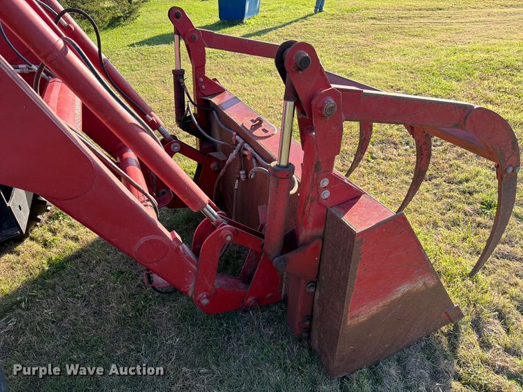image for item FK3909 1990 Case International 5130A MFWD tractor
