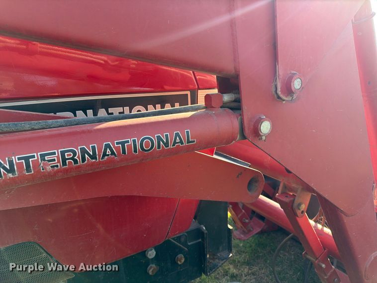 image for item FK3909 1990 Case International 5130A MFWD tractor