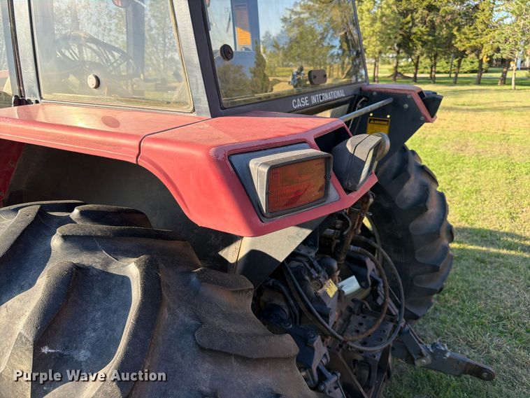 image for item FK3909 1990 Case International 5130A MFWD tractor