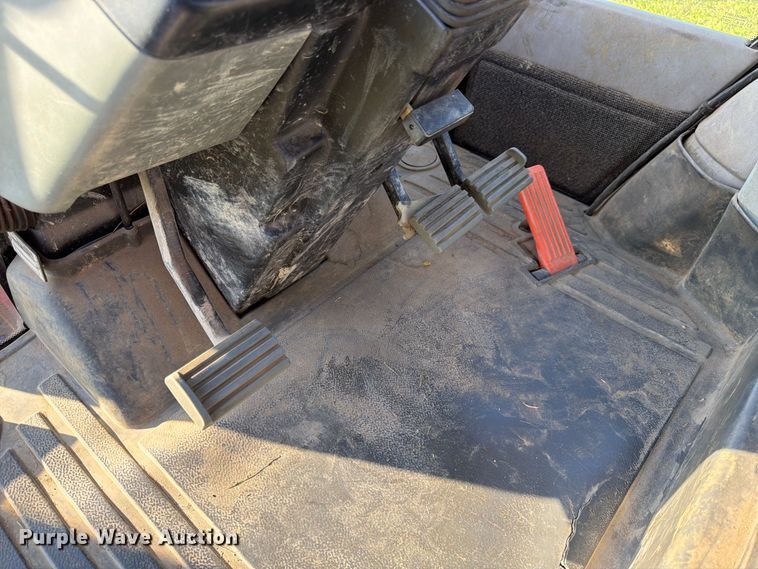 image for item FK3909 1990 Case International 5130A MFWD tractor