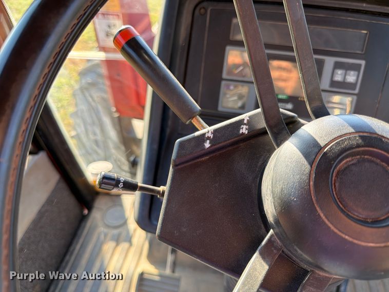 image for item FK3909 1990 Case International 5130A MFWD tractor