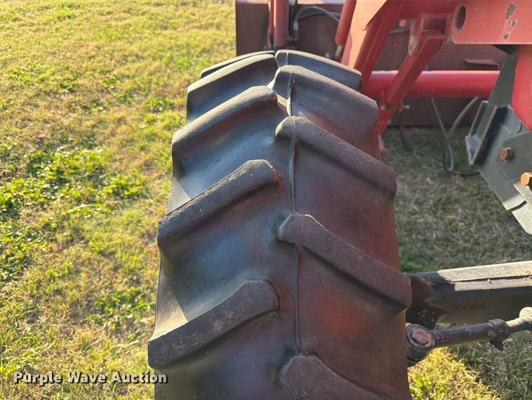 image for item FK3909 1990 Case International 5130A MFWD tractor