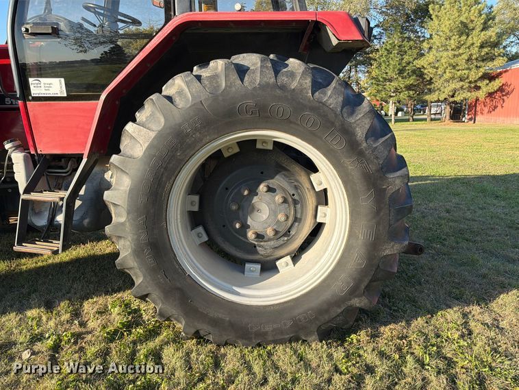 image for item FK3909 1990 Case International 5130A MFWD tractor
