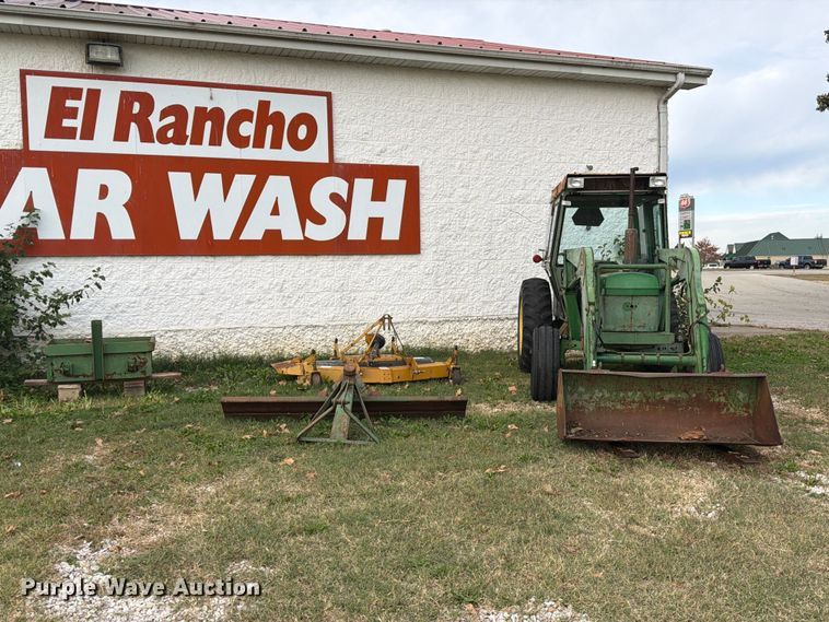 image for item FM6606 1976 John Deere 2040 tractor