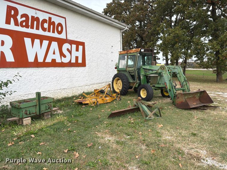 image for item FM6606 1976 John Deere 2040 tractor