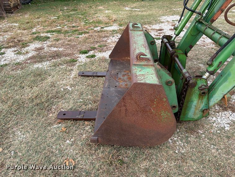 image for item FM6606 1976 John Deere 2040 tractor