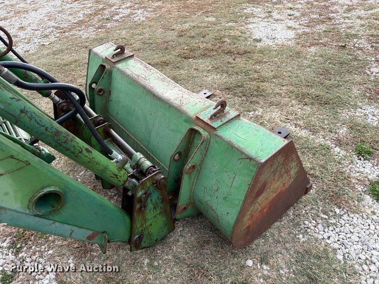 image for item FM6606 1976 John Deere 2040 tractor