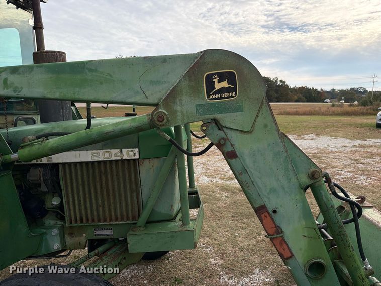 image for item FM6606 1976 John Deere 2040 tractor