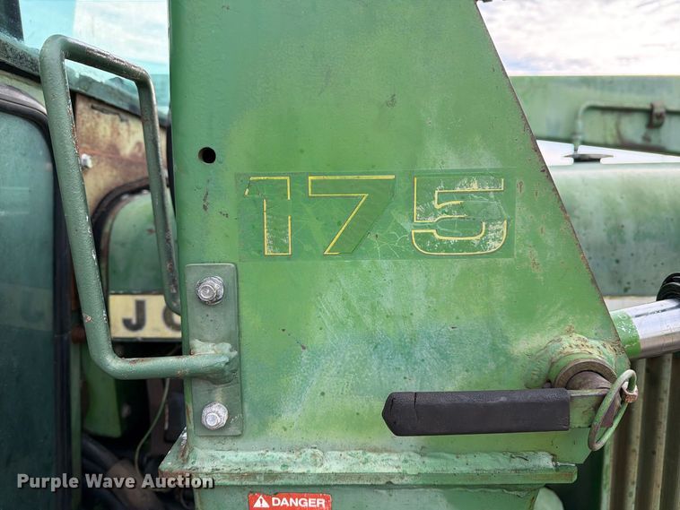 image for item FM6606 1976 John Deere 2040 tractor