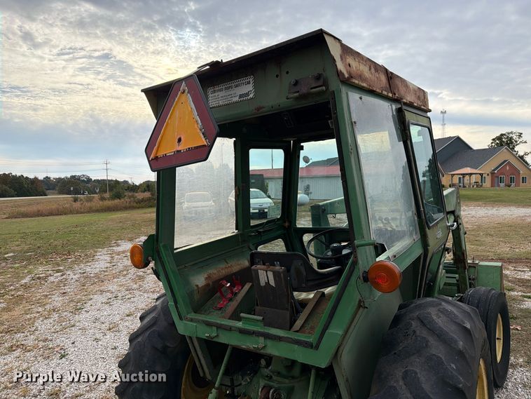 image for item FM6606 1976 John Deere 2040 tractor