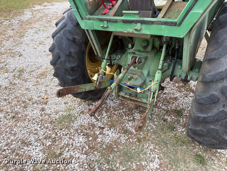 image for item FM6606 1976 John Deere 2040 tractor