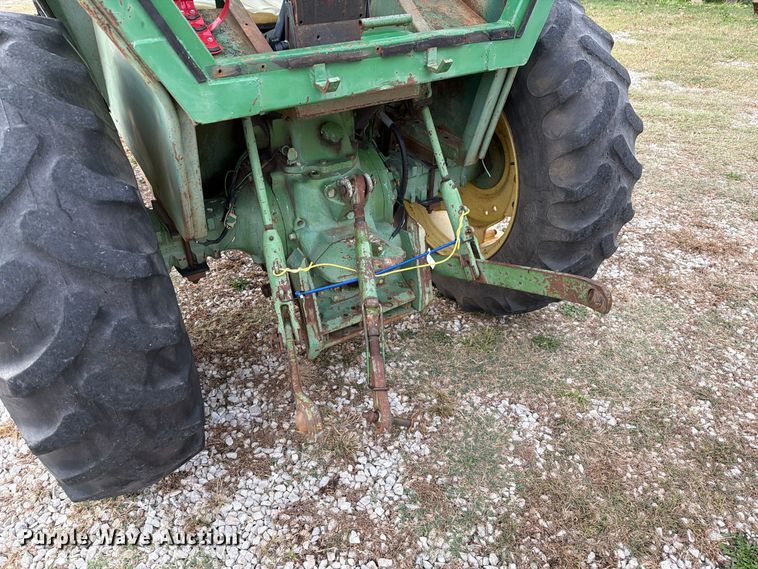image for item FM6606 1976 John Deere 2040 tractor