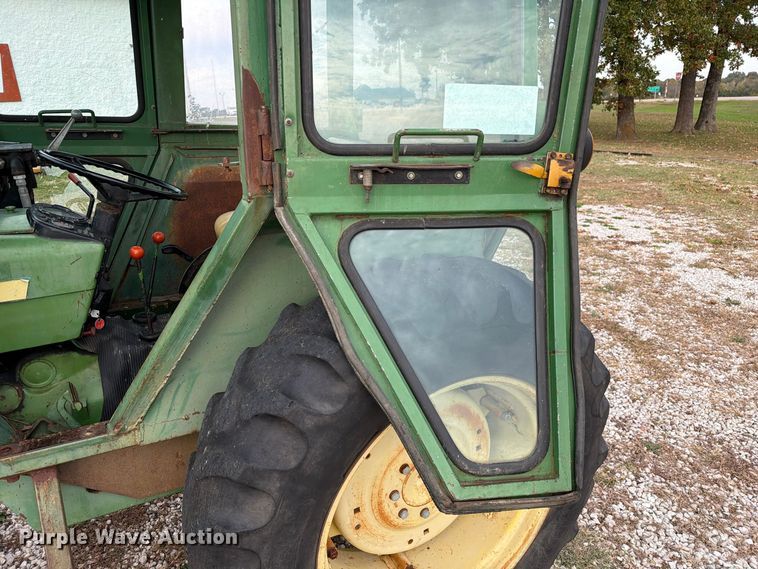 image for item FM6606 1976 John Deere 2040 tractor