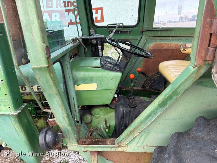 image for item FM6606 1976 John Deere 2040 tractor