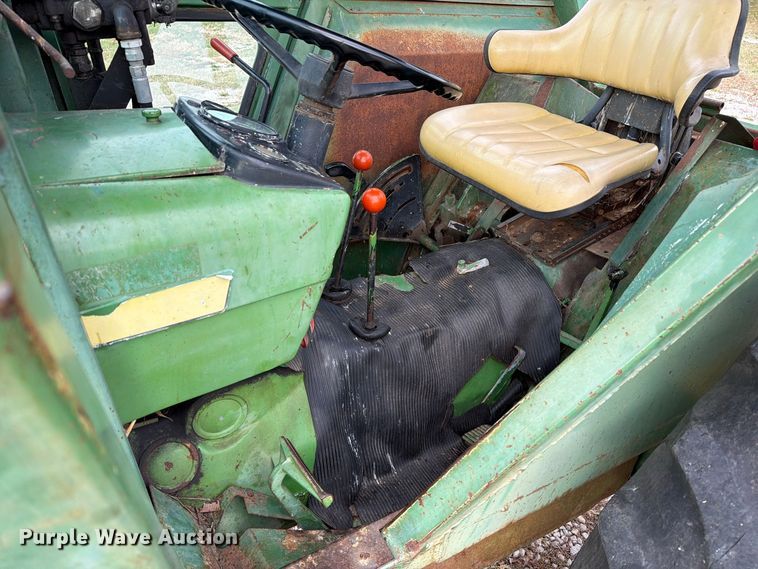 image for item FM6606 1976 John Deere 2040 tractor
