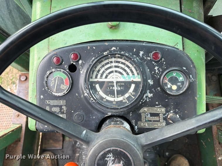 image for item FM6606 1976 John Deere 2040 tractor
