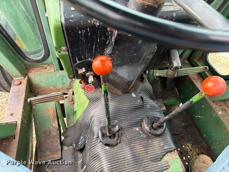 image for item FM6606 1976 John Deere 2040 tractor