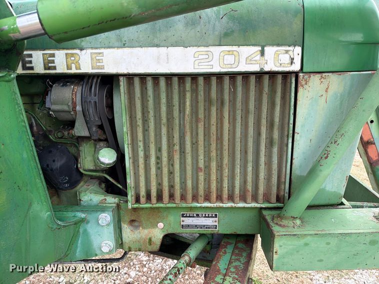 image for item FM6606 1976 John Deere 2040 tractor