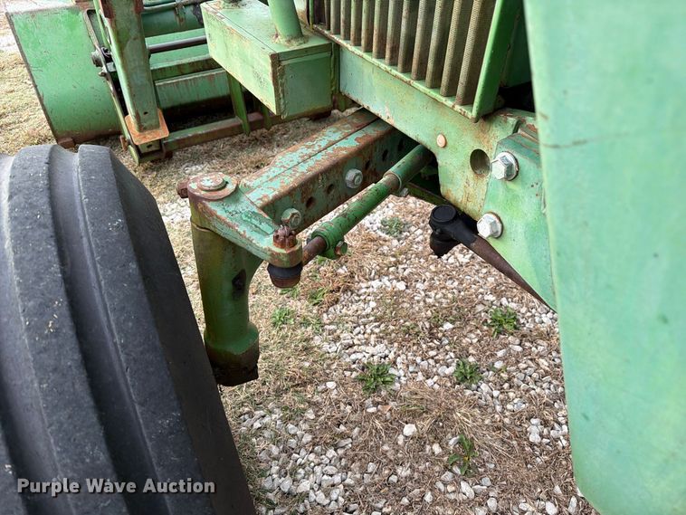 image for item FM6606 1976 John Deere 2040 tractor